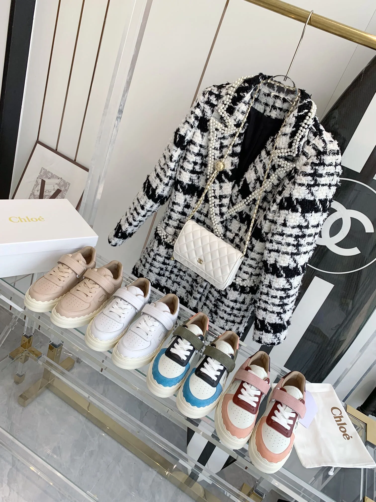 Chloe - Кожаные белые кроссовки на платформе - Изображение из коллекции