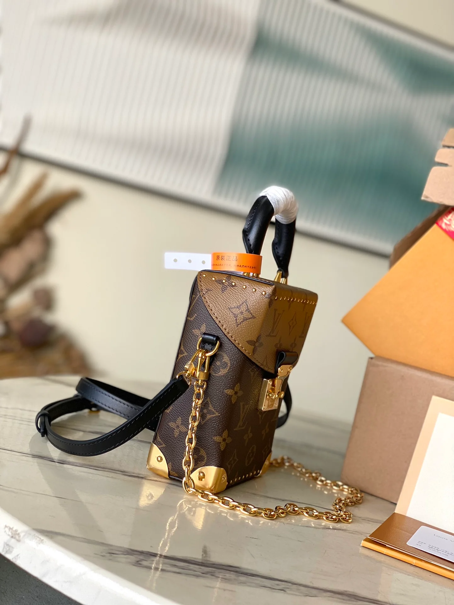 m82465-LV-camera-box-small box bag