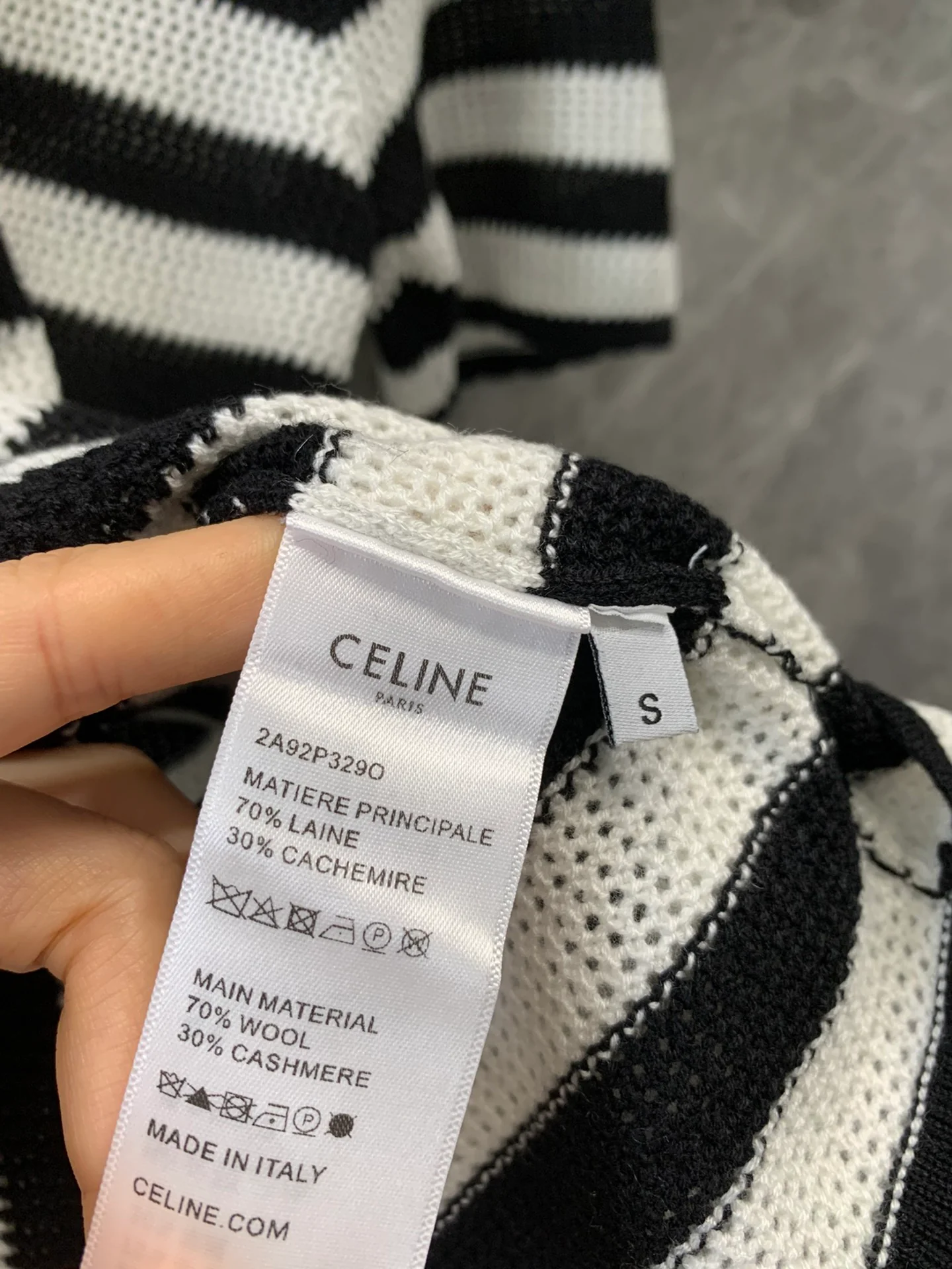 Celine - 2404 - 24ss Новинка ранней весны - Вязаный полосатый топ с короткими рукавами и волнистым воротником