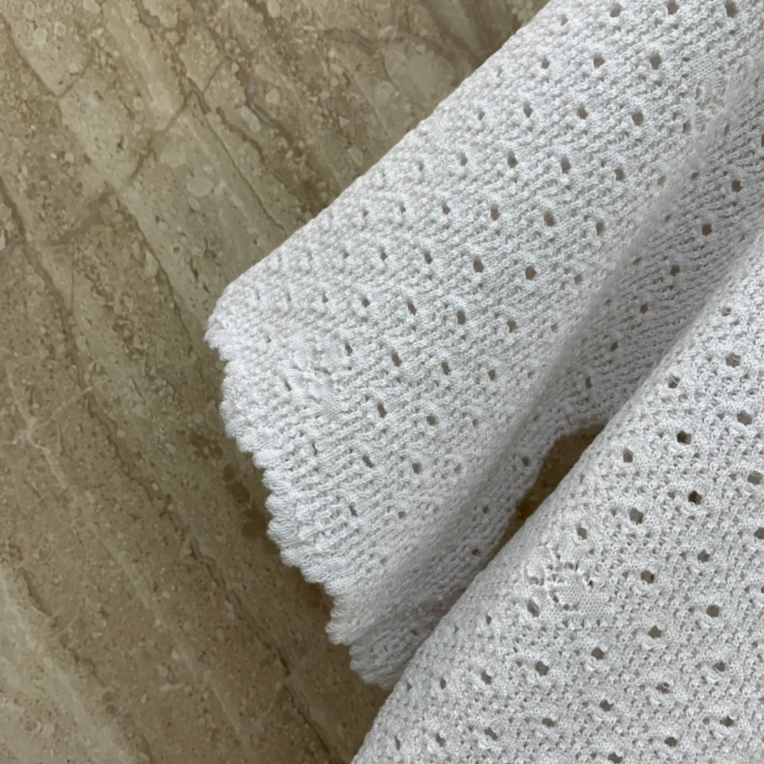 Chanel 2403 - Ажурный вязаный топ - Белый