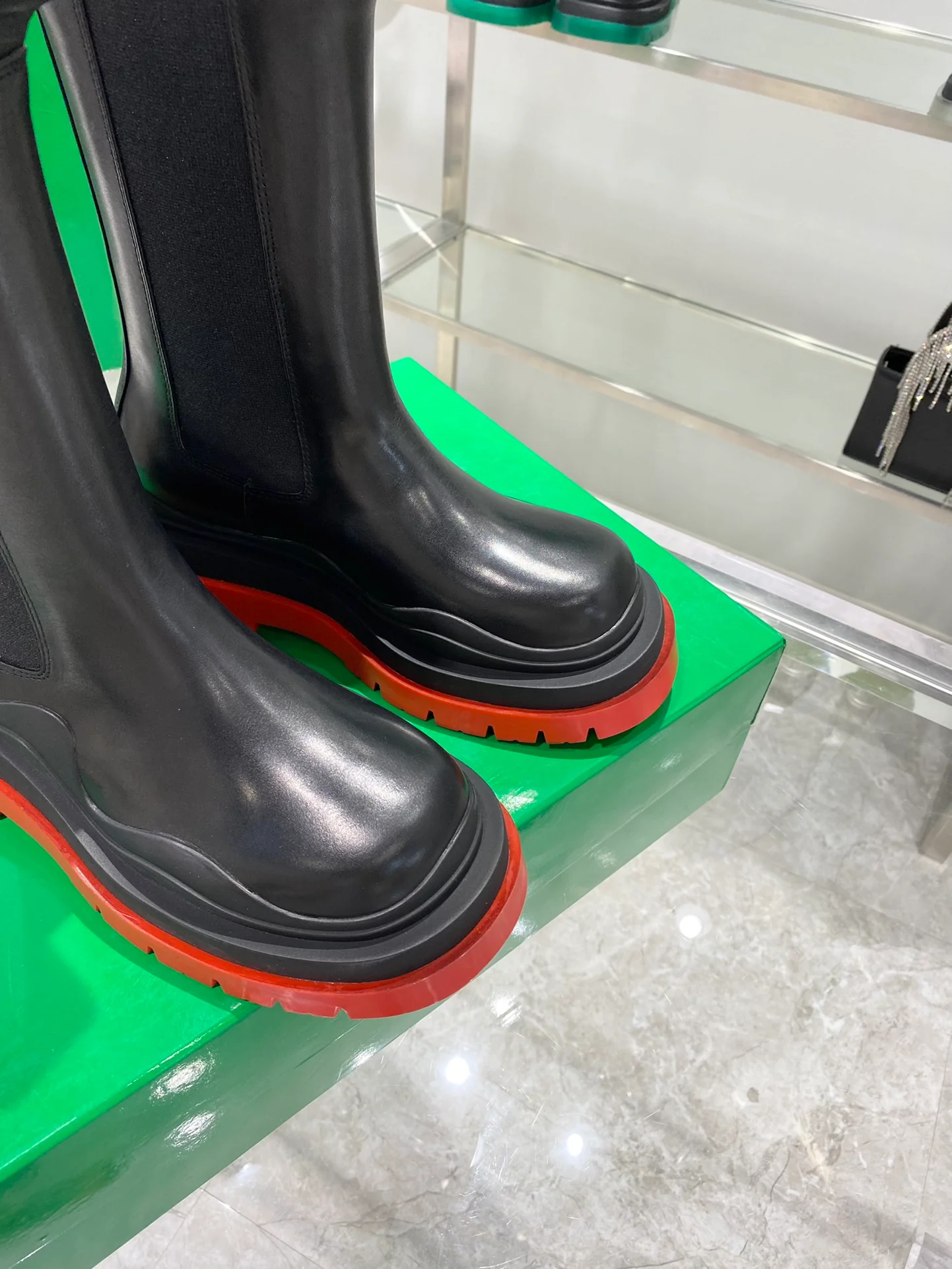 Ботинки BV до середины икры - черные с красной подошвой