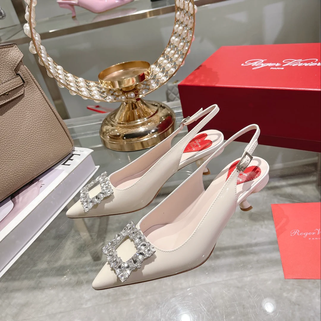 Обувь RV - Новинка ранней весны 2023 года - Туфли на низком каблуке с острым носком из натуральной кожи - Бежевые