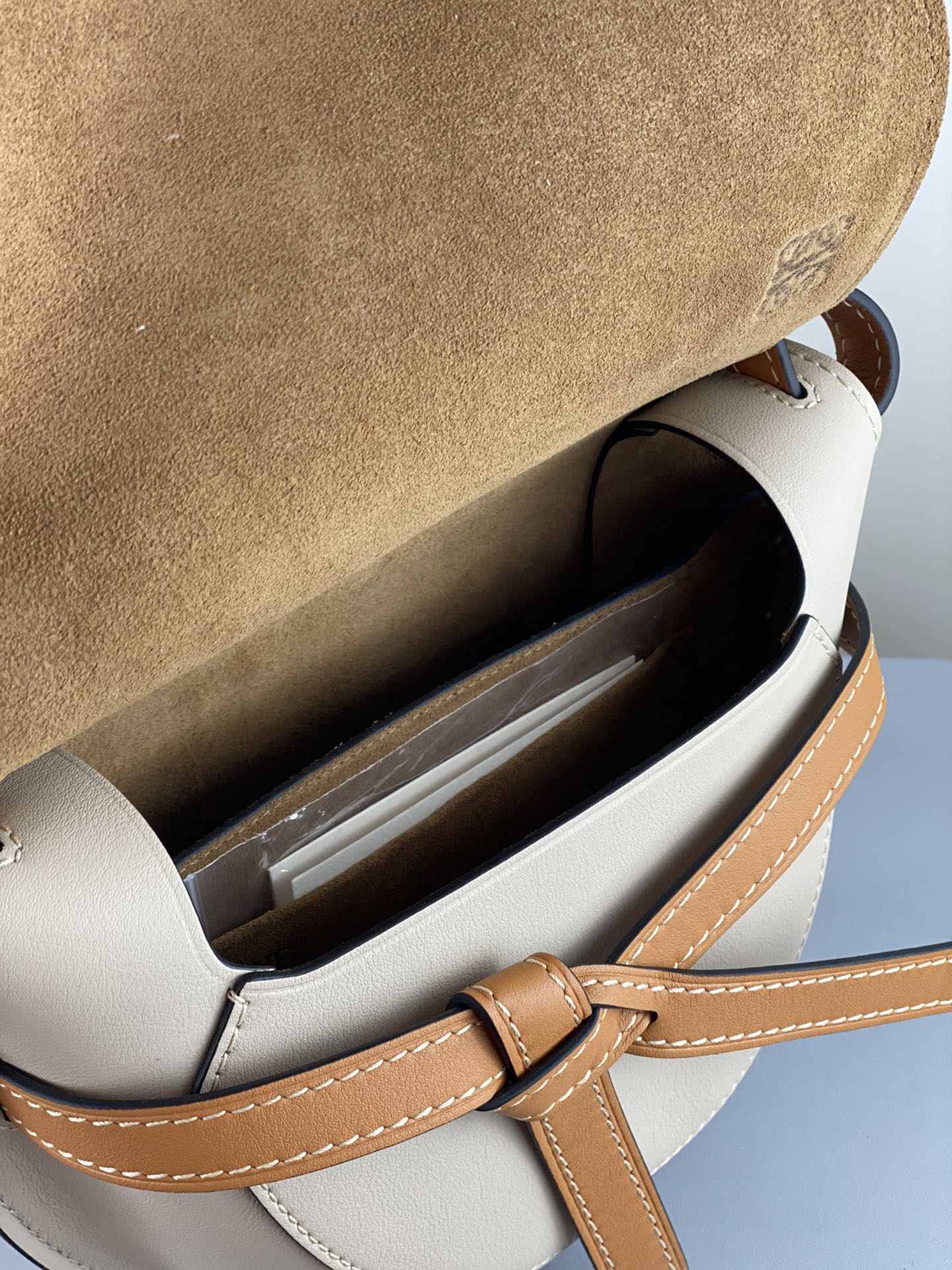 Loewe-gate-small-20x19x11-5-cm-14