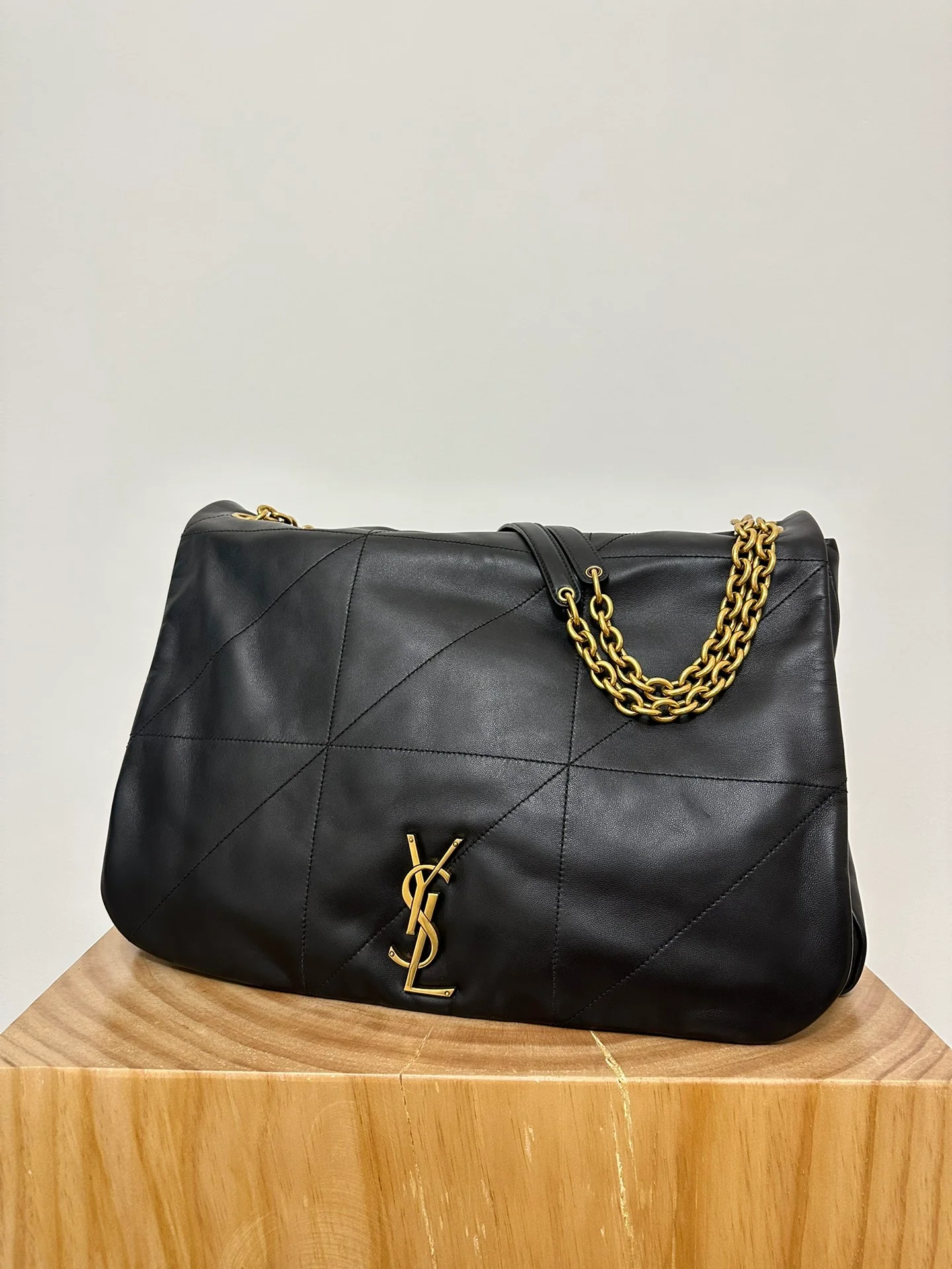 Сумка YSL из кожи ягненка наппа с двойной цепочкой - в стиле Джейми