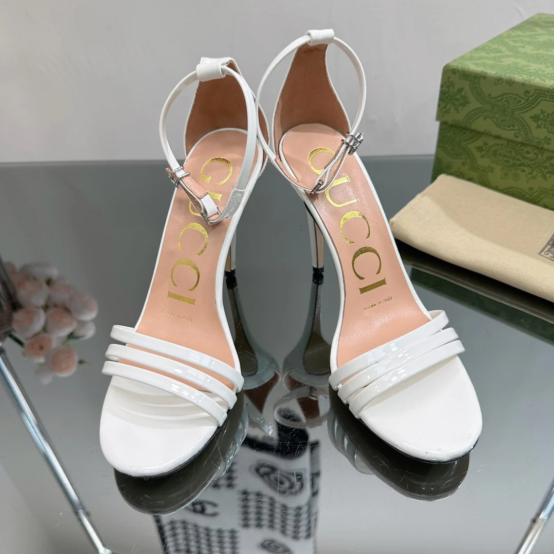 Новинка весны 2023 года от Gucci - Босоножки на шпильке - Белые - 1