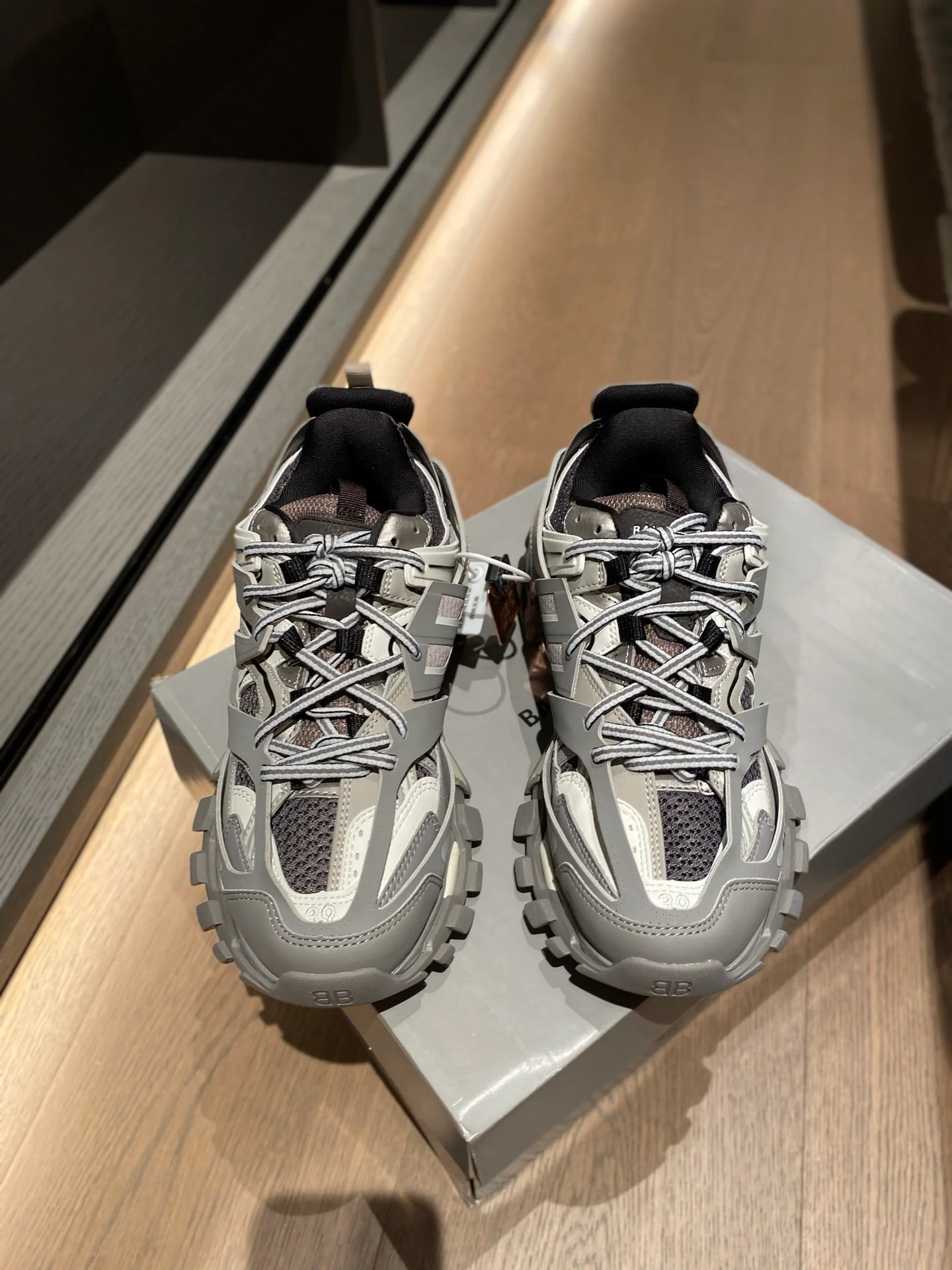 Balenciaga - Dad Shoes - 3