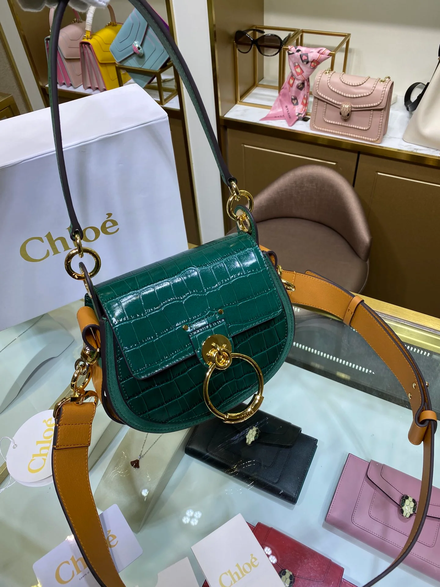 Сумка через плечо Chloe-tess - из кожи аллигатора - зеленая