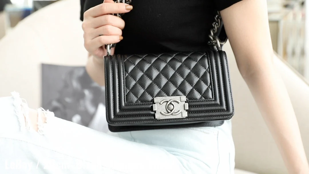 Chanel-boy-20cm-50