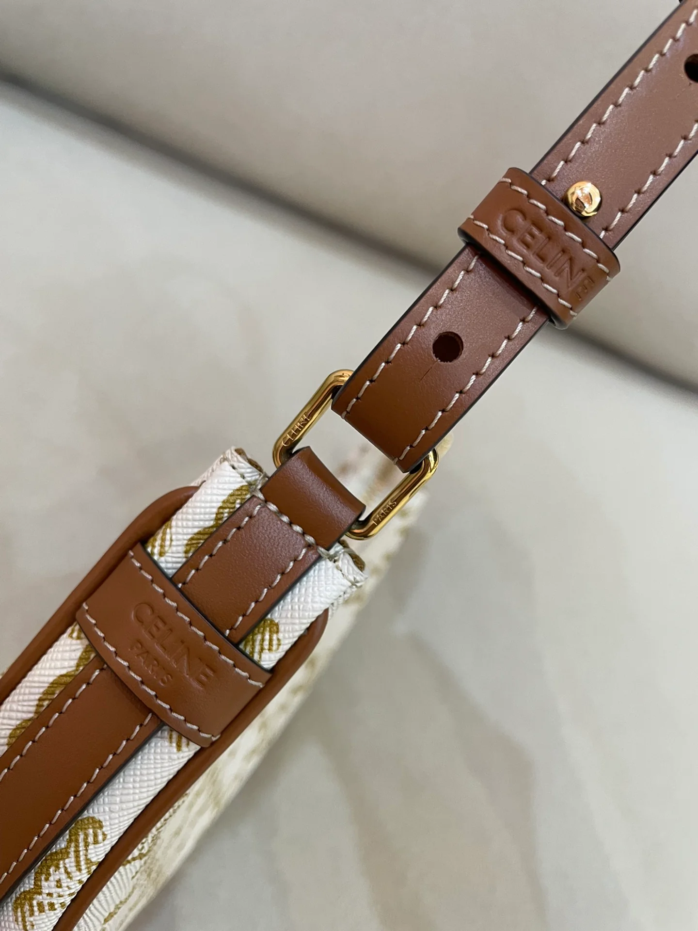 Новая сумка Celine Ava с цепочкой, модель 196 Monogram, 2022 год.