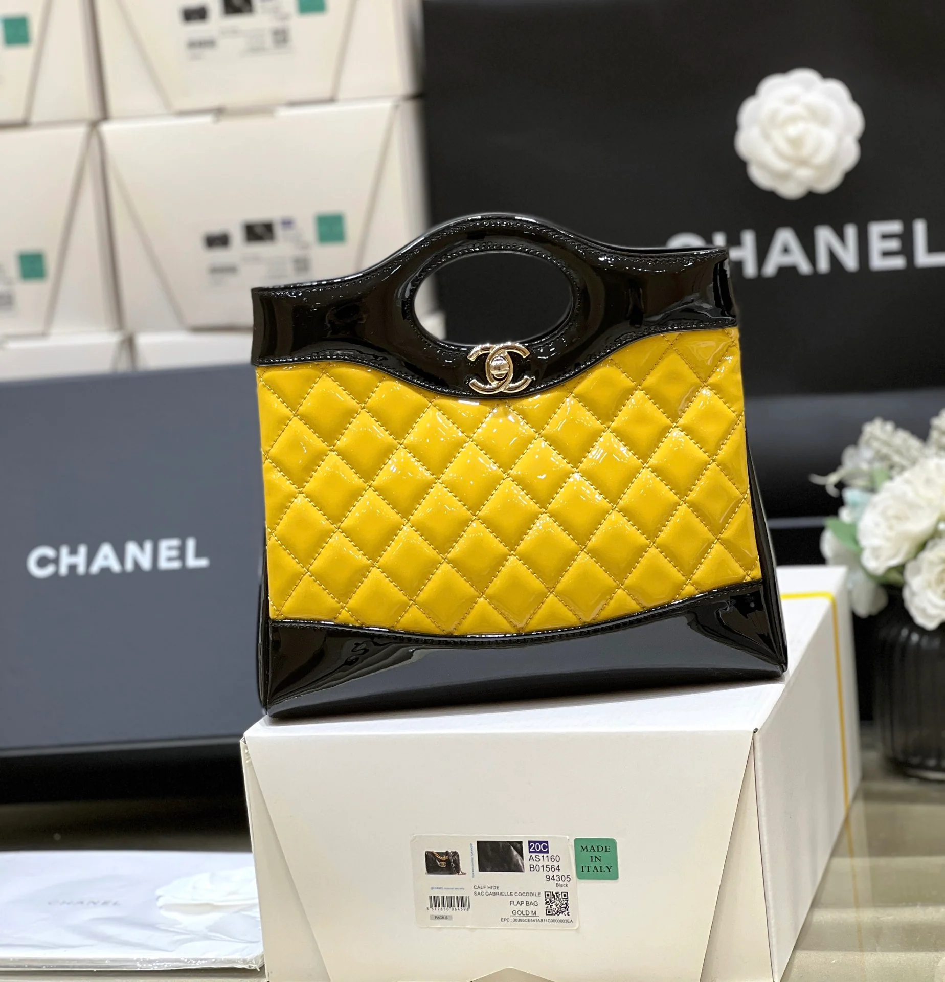 Коллекция Chanel Pre-Fall 2023 - сумка 31bag - черно-желтая - мини