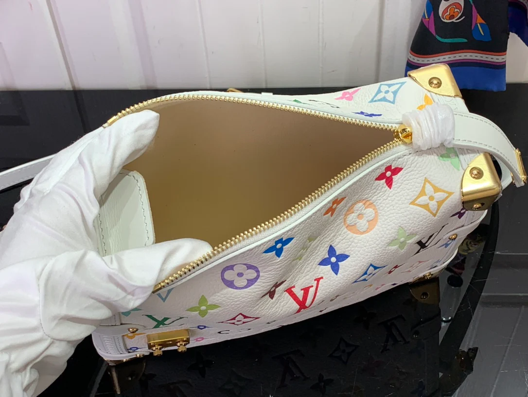 Средняя кожаная сумка LV Side Trunk - белая