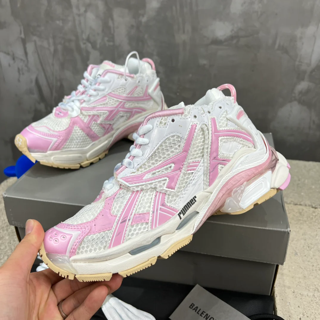 Кроссовки Balenciaga Runner - унисекс - светло-розовые