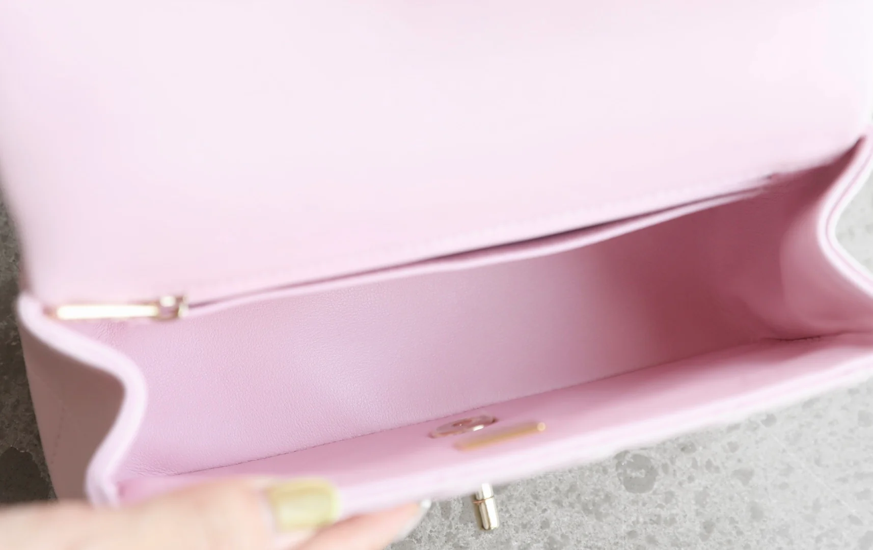 Chanel - Большая сумка - Светло-розовая - Светло-золотистая пряжка