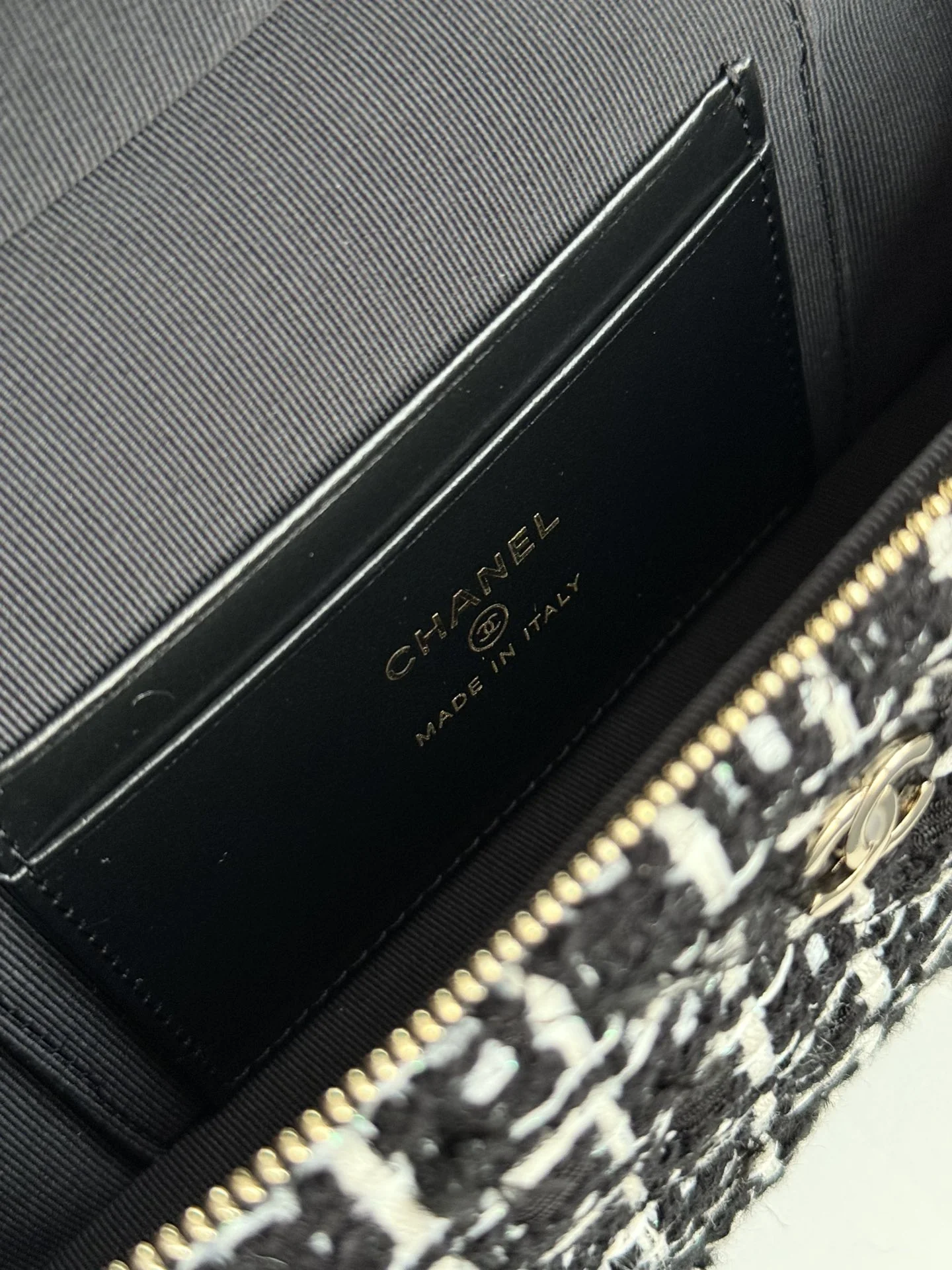 Сумка-ланч Chanel LP из шерсти, черная.