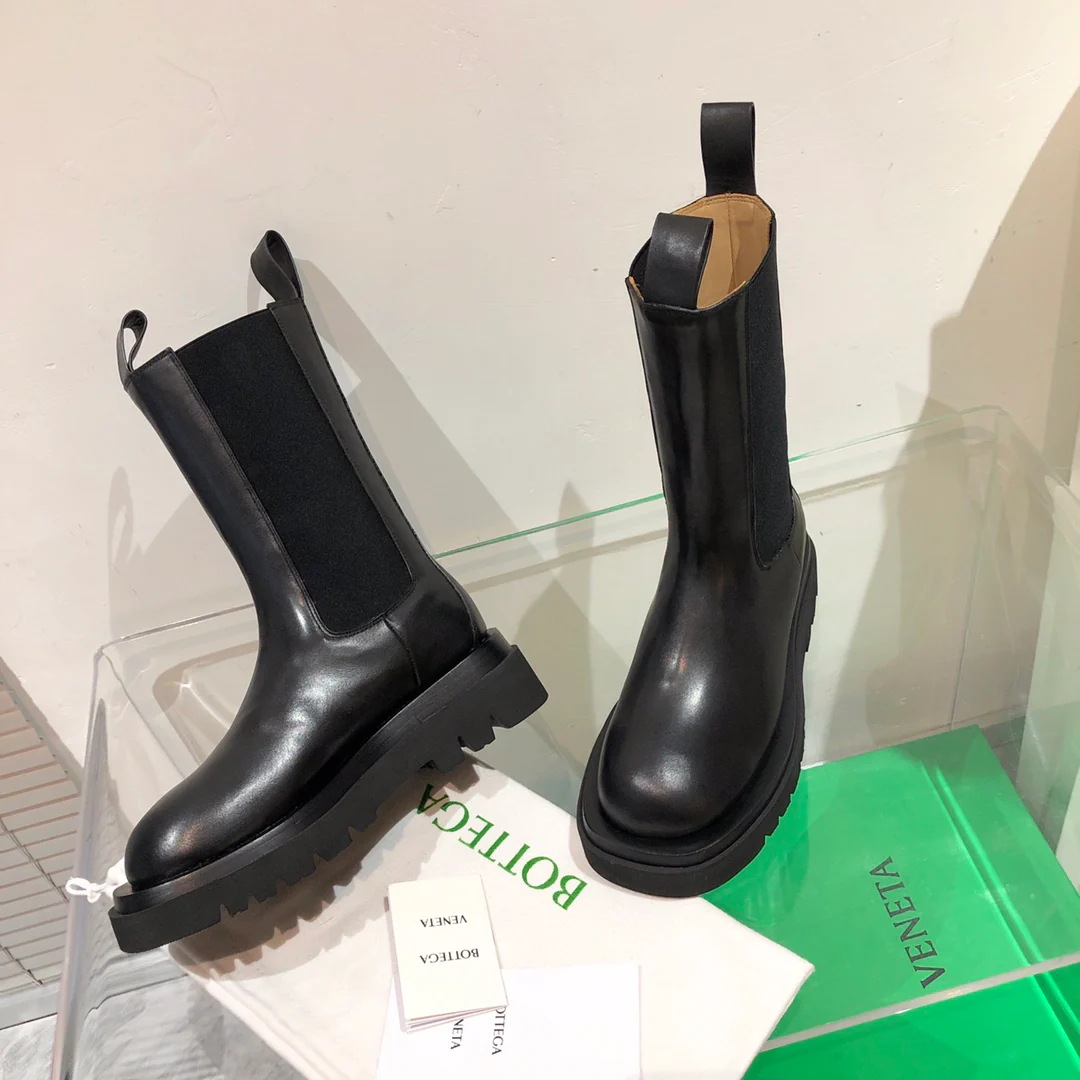 BV - Ботинки Dr. Martens до середины икры