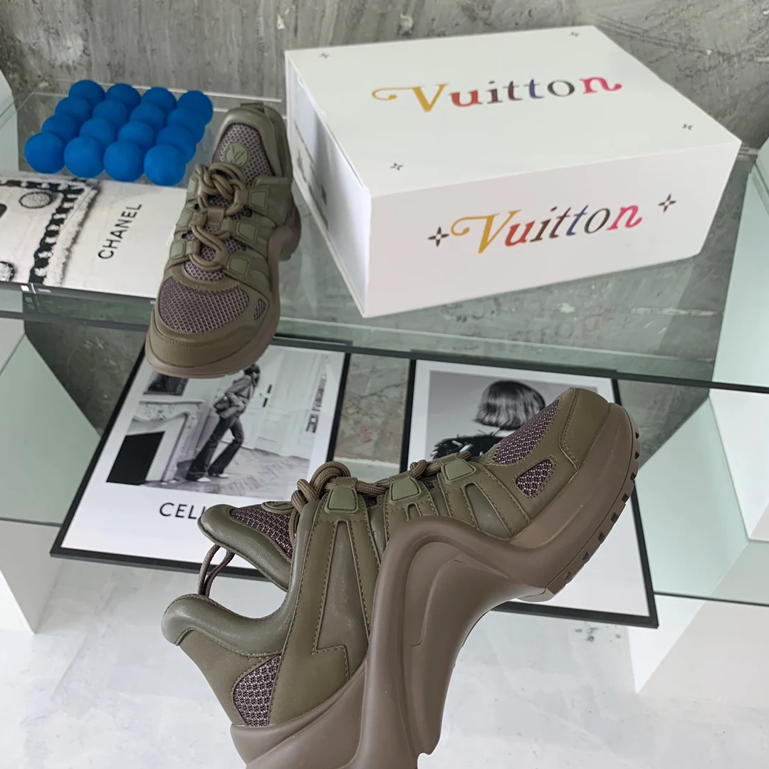 Обувь LV - Массивные кроссовки LV - 17