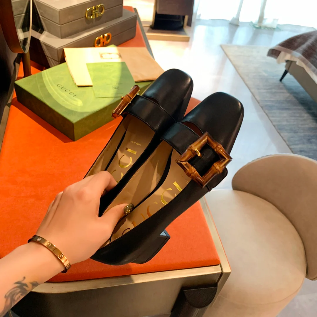 Gucci - Туфли на низком каблуке с бамбуковой пряжкой