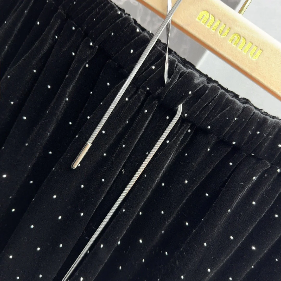 Брюки прямого кроя Miu Miu-2404-24ss из бархата со стразами