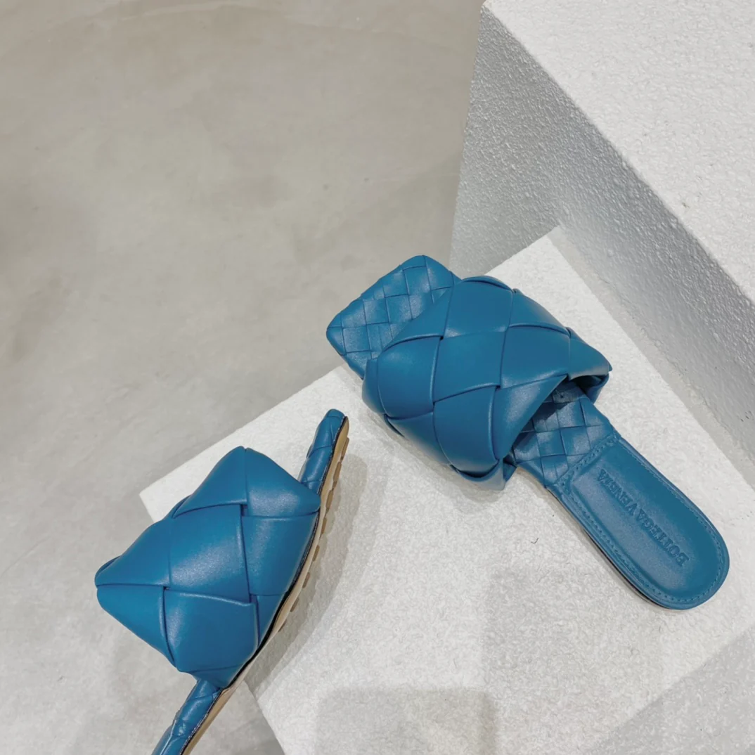 Новинка сезона весна/лето 2021 от BV - Плоские плетеные тапочки - Синие