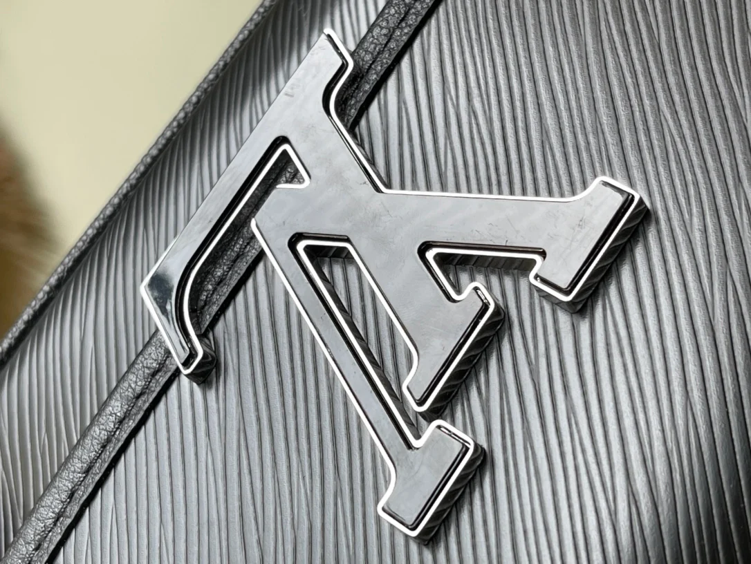 m59386-LV-Сумка через плечо Buci из зернистой кожи Epi-Черная