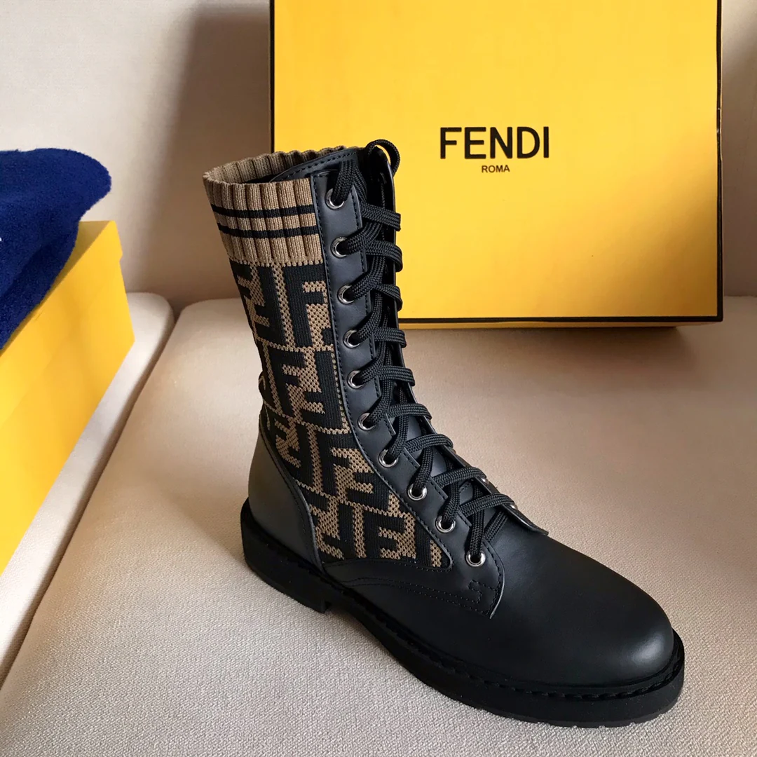 Fendi - Потрясающие ботильоны-носки на шнуровке