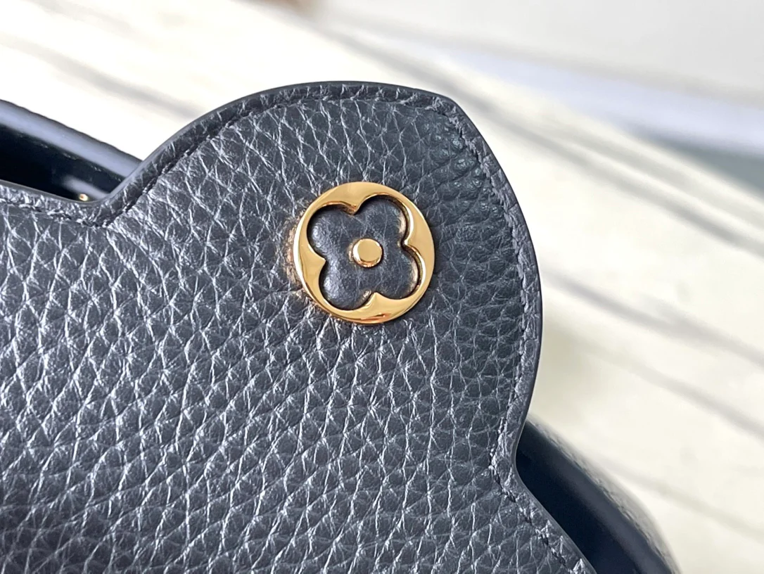 m23082-LV-capucines-bb-mini-handbag/crossbody bag-black