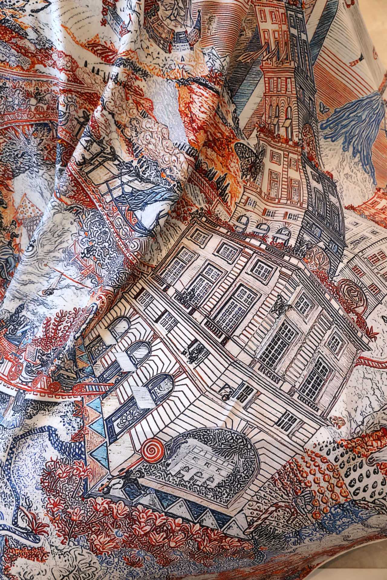 Большой шарф Hermes Dreamy Design 2024 — красный.