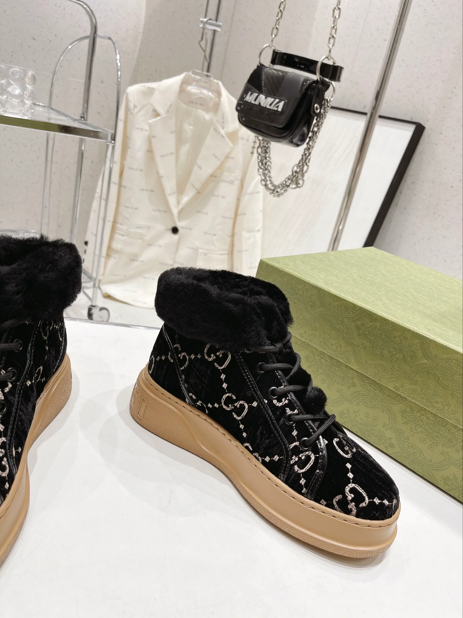 Gucci - Шерстяные низкие зимние сапоги - Черные