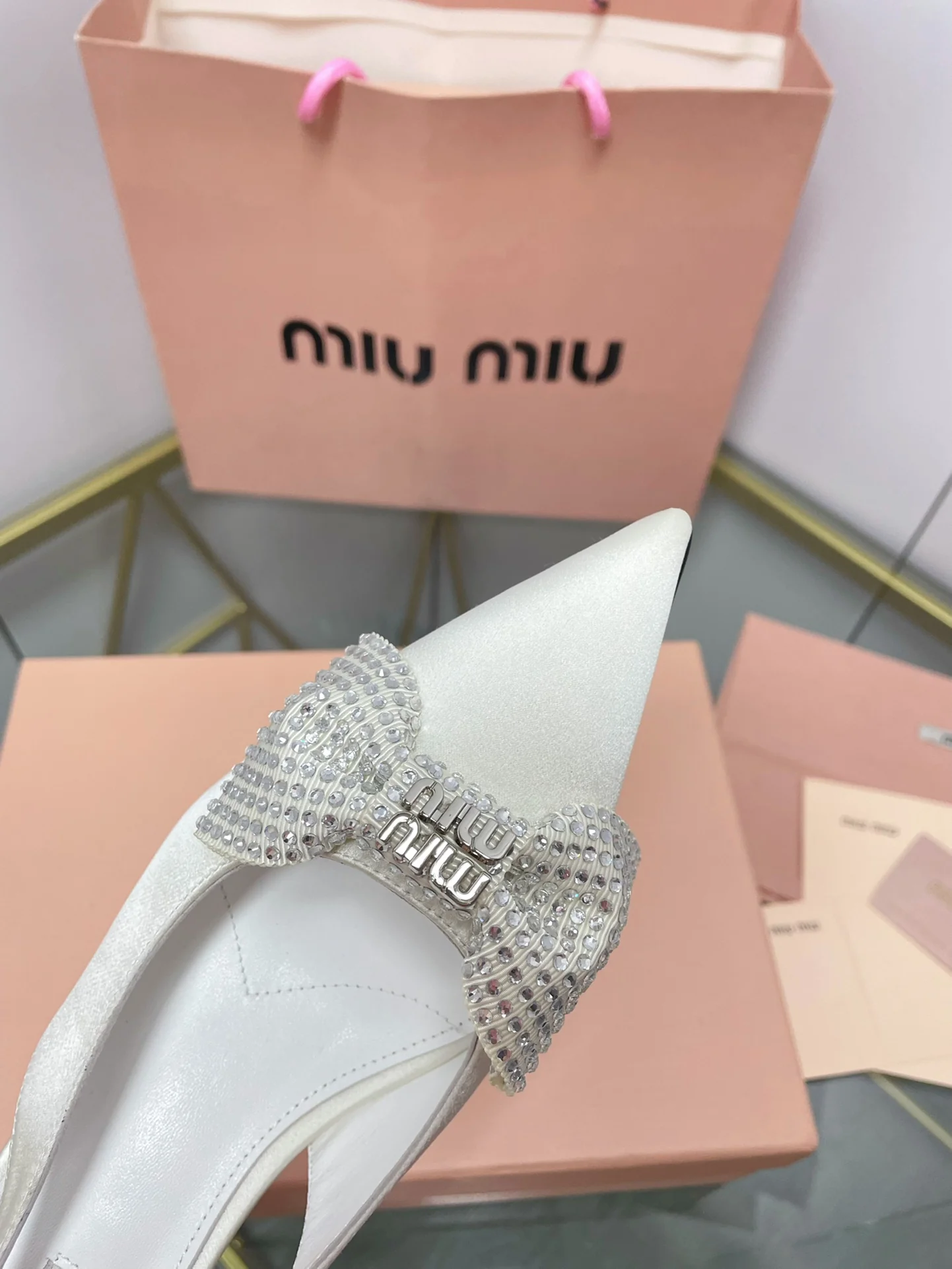 Miu Miu - Туфли на низком каблуке с острым носком