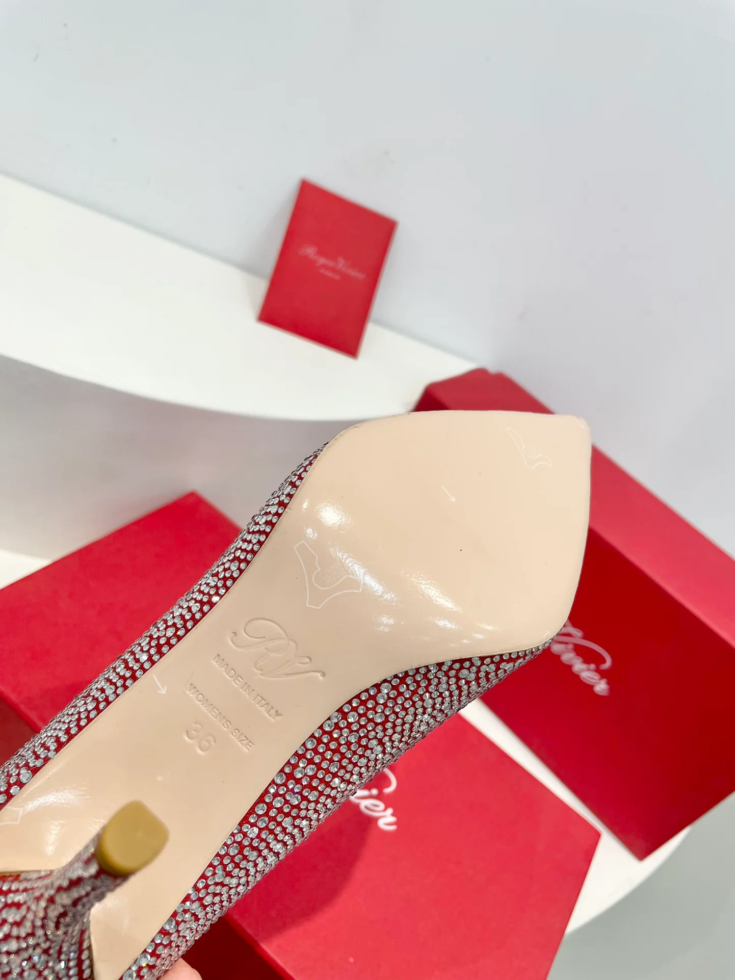 Обувь RV Shoes - Серия ?Кристальные туфли? - Туфли на высоком каблуке со стразами - Красные