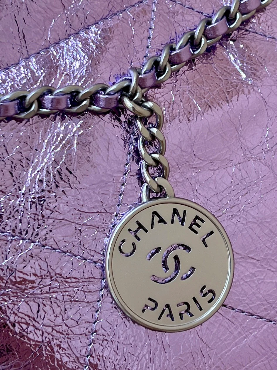 Миниатюрная сумка Chanel 25c 22 из металлизированной кожи - фиолетовая