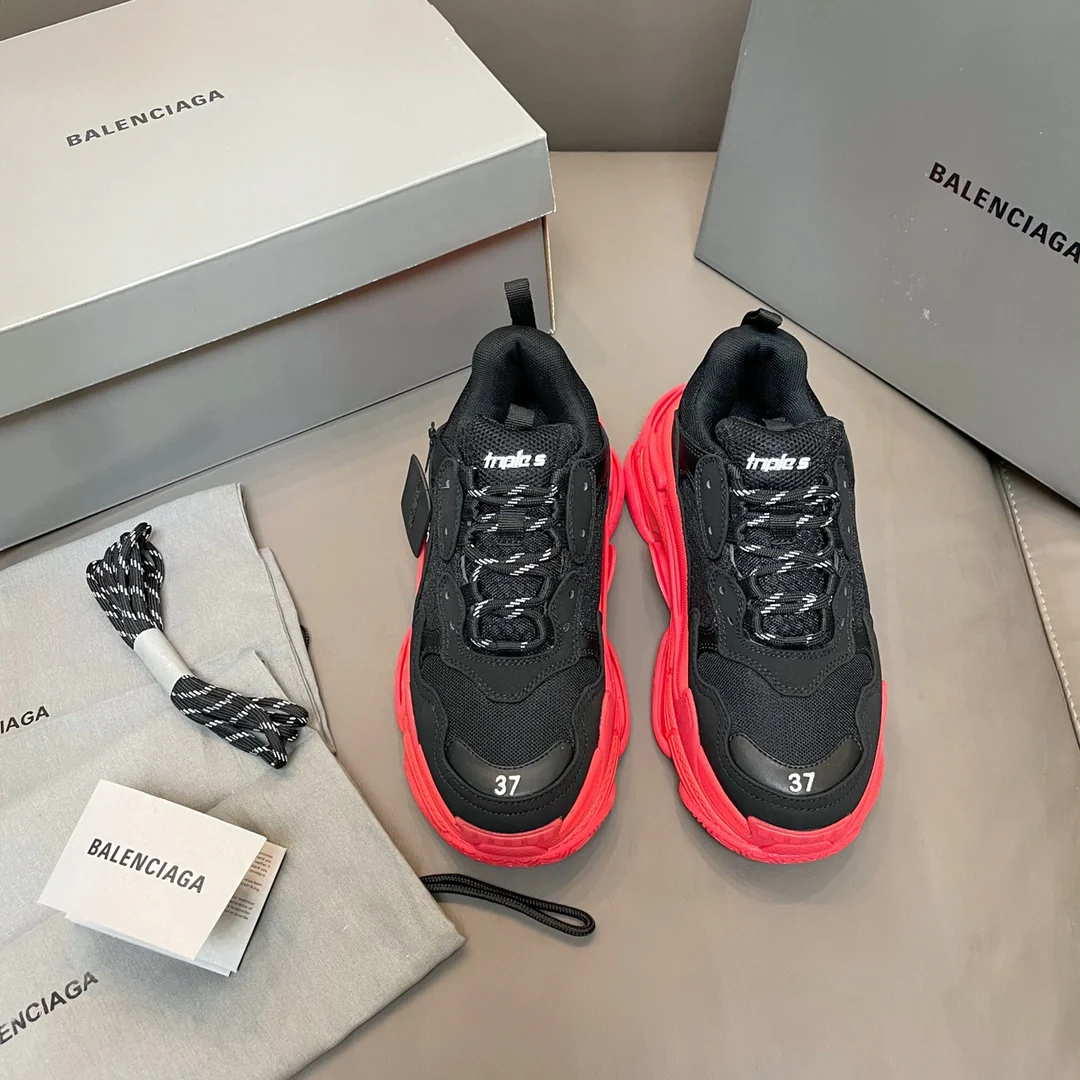 Кроссовки Balenciaga Triples Sporty Chunk, черно-красные - 1 шт.