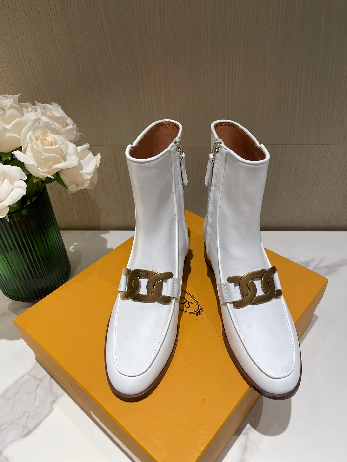 Tods - Новинка сезона осень/зима 2022 - Ботильоны на толстом каблуке крупной вязки - 1