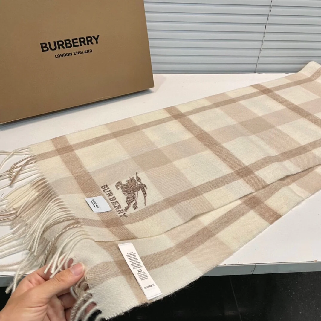 Классический клетчатый шарф Burberry 2024 — коричневый