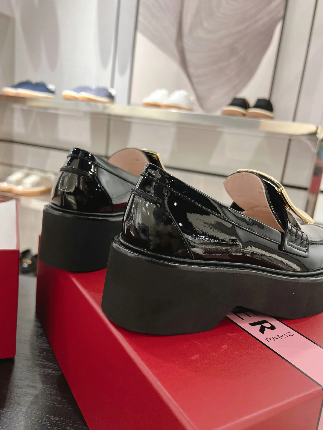 Кожаные лоферы RV-2024 - черные