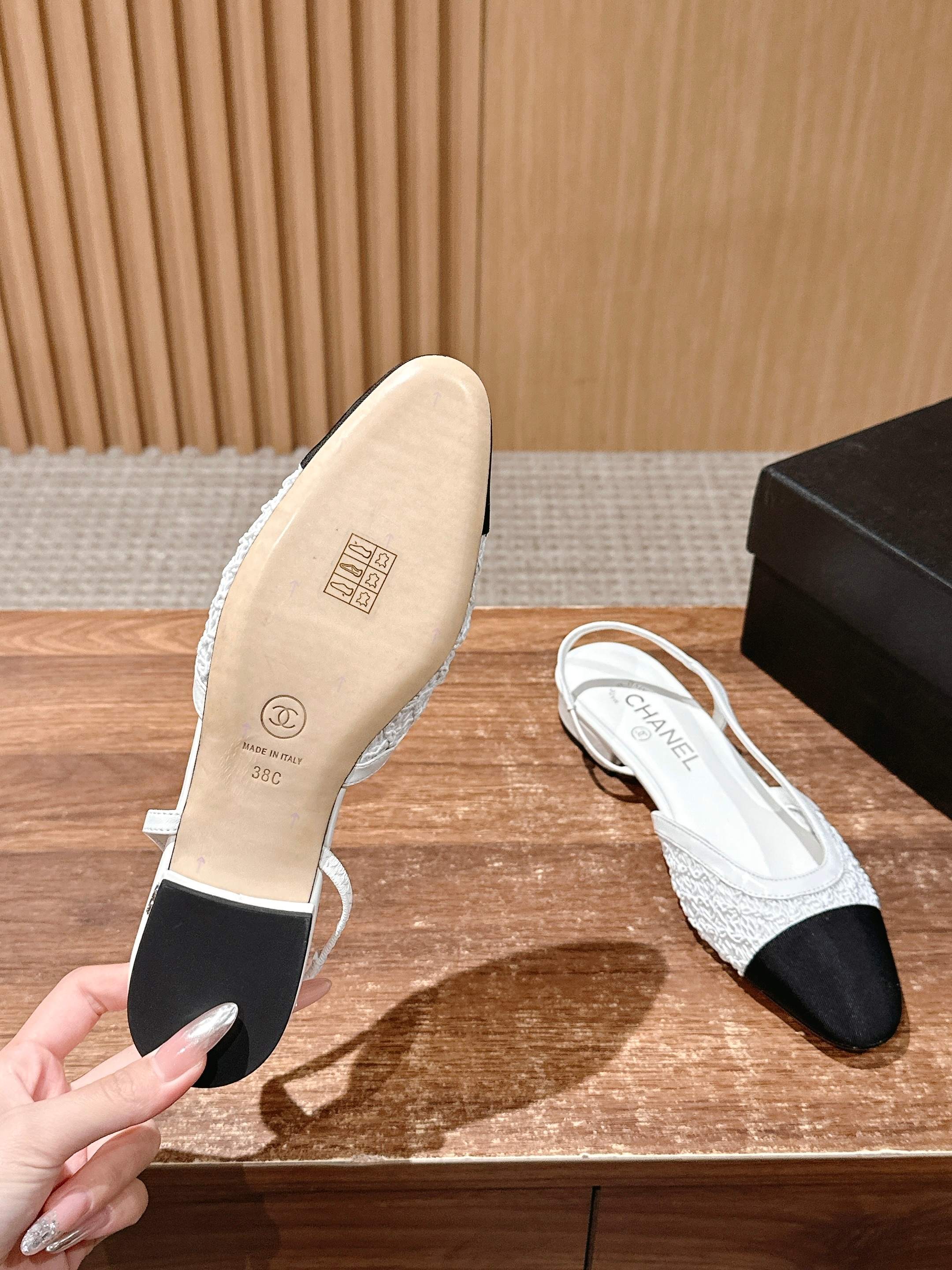 Chanel - Кружево и лоскутное шитье из шаньдунского шелка - Туфли на плоской подошве - Белые - 1