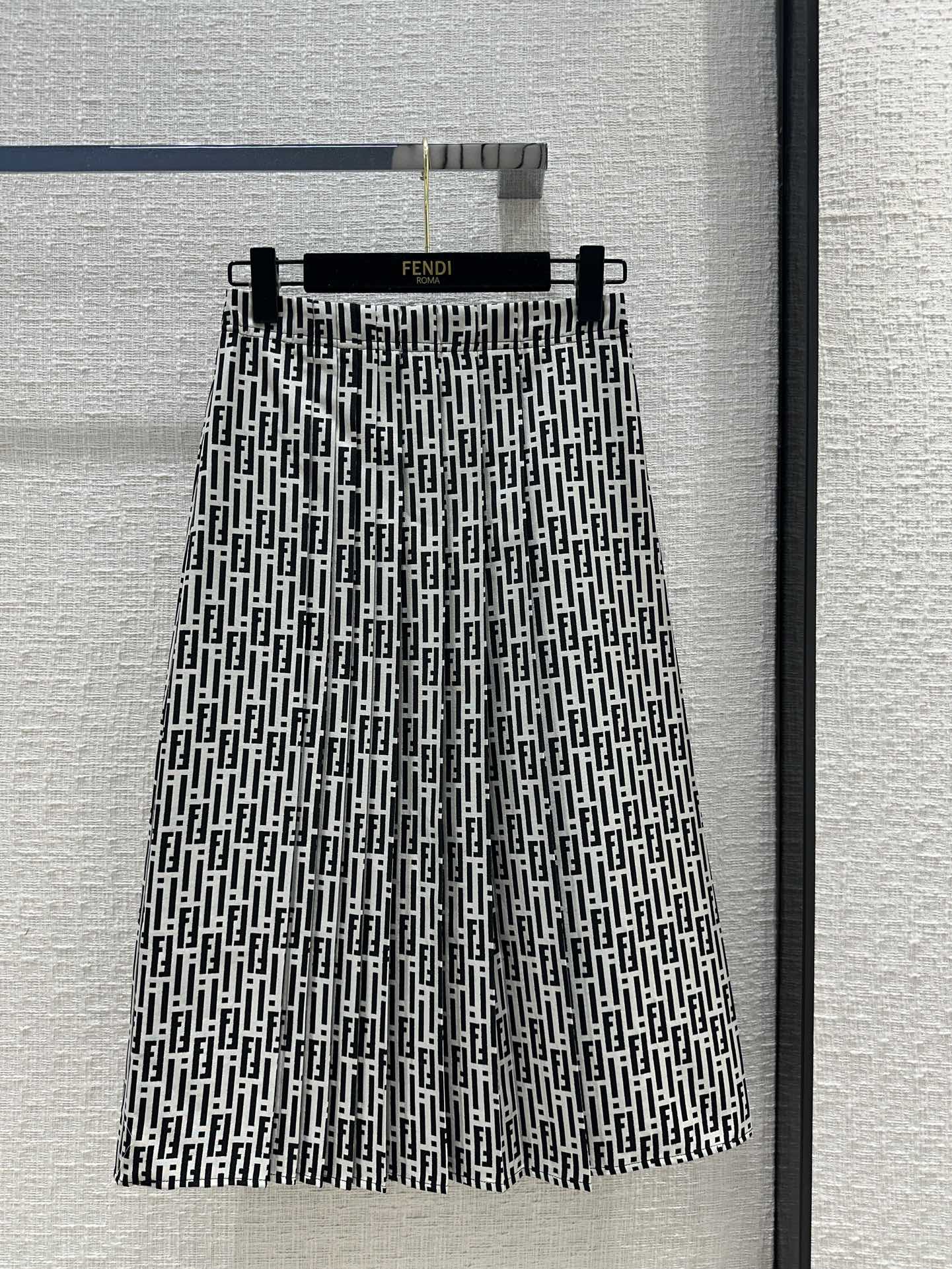 Fendi - 2403-24 Новинка ранней весны Плиссированная юбка миди