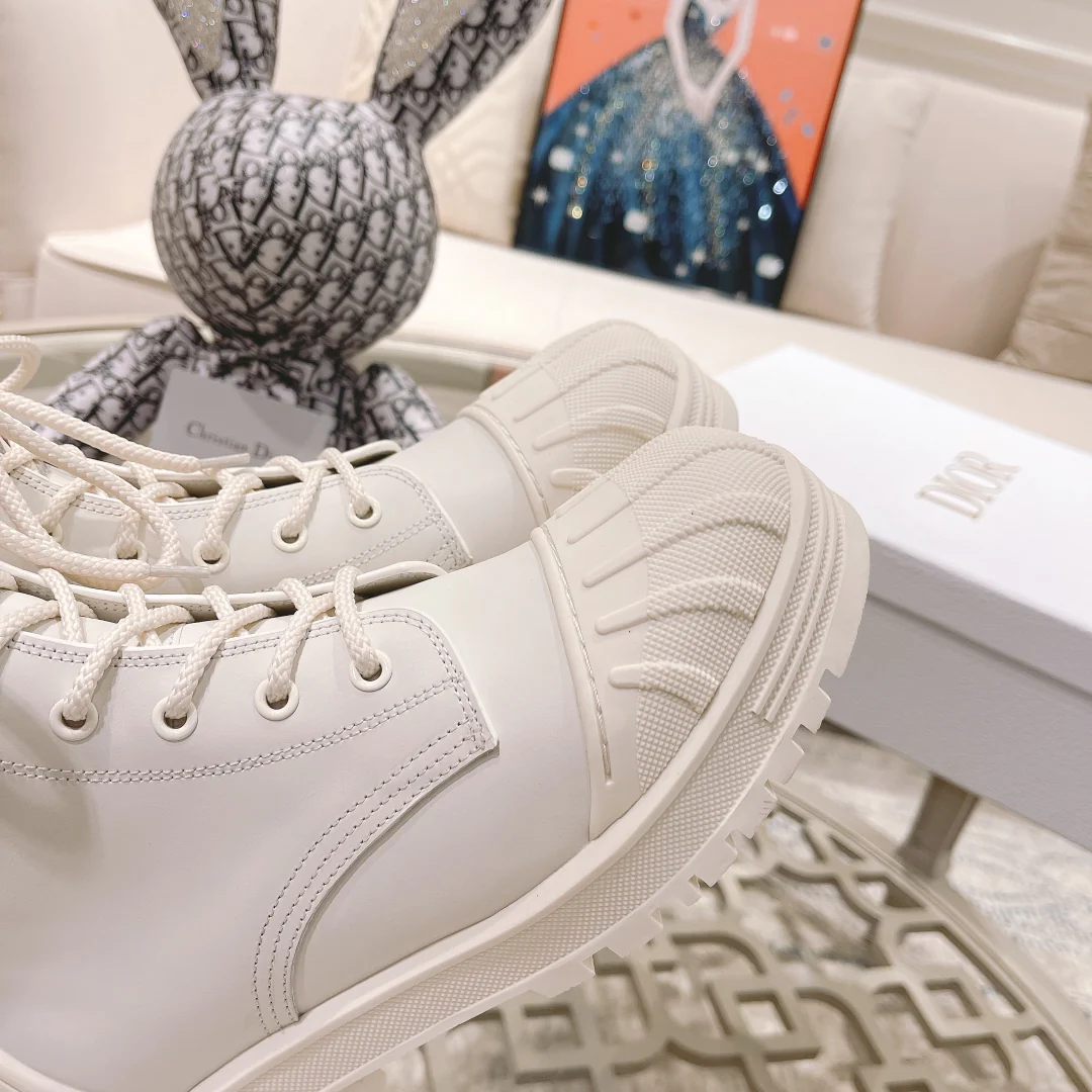 Dior - Ботинки с мыском-ракушкой - Ботинки до середины икры - На шнуровке