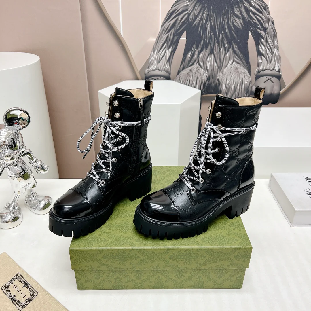 Новинка сезона осень/зима 2023 от Gucci - Ретро ботильоны на платформе со шнуровкой - Черные