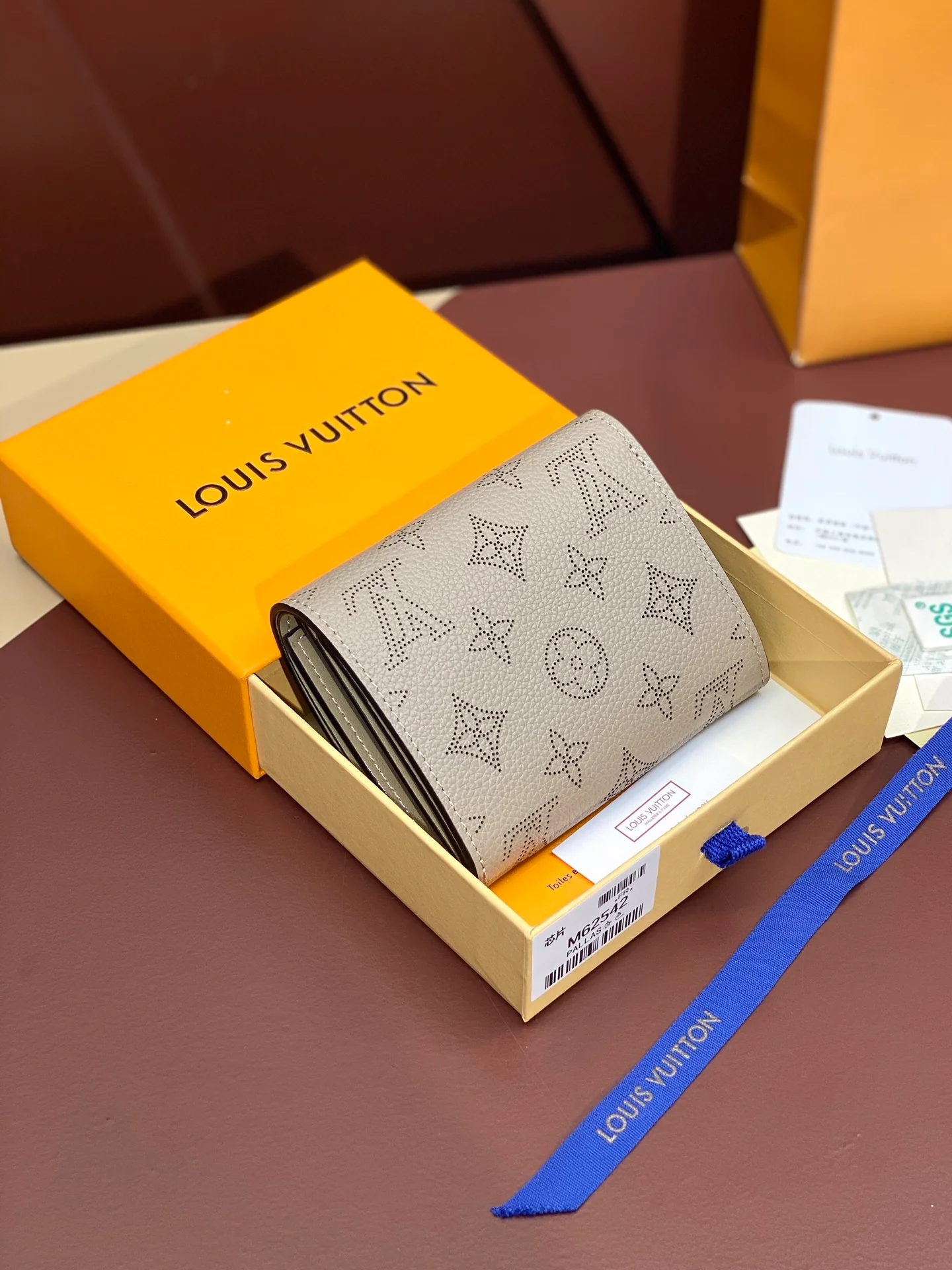 LV-m62542-iris-compact wallet-apricot