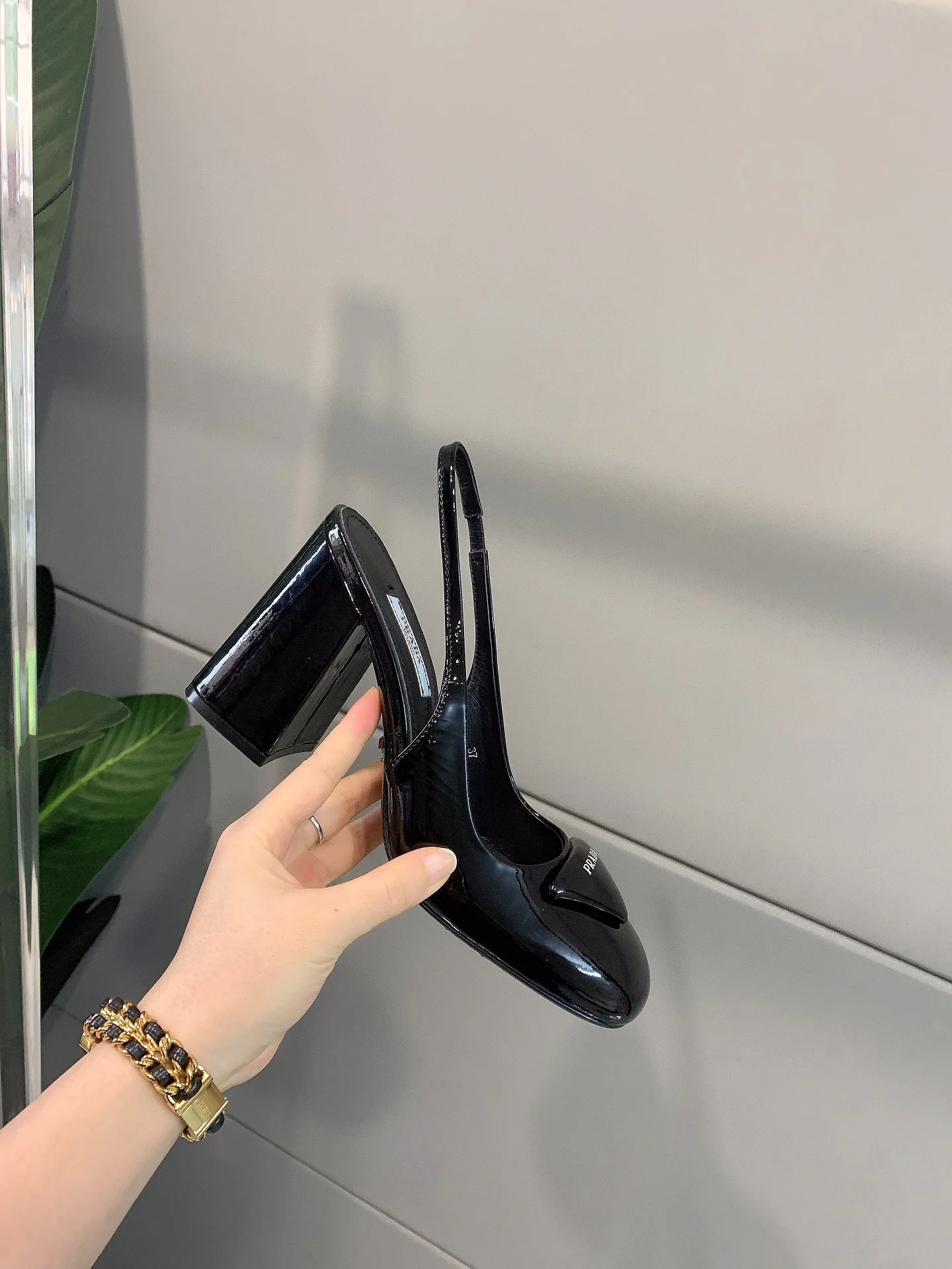 Prada - Босоножки на высоком каблуке - Массивные каблуки