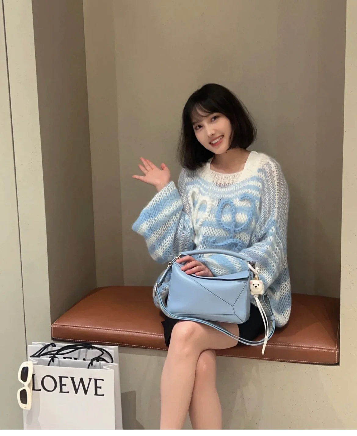 Обувь Loewe Puzzle Leather, светло-голубой цвет, размер S (на фото).