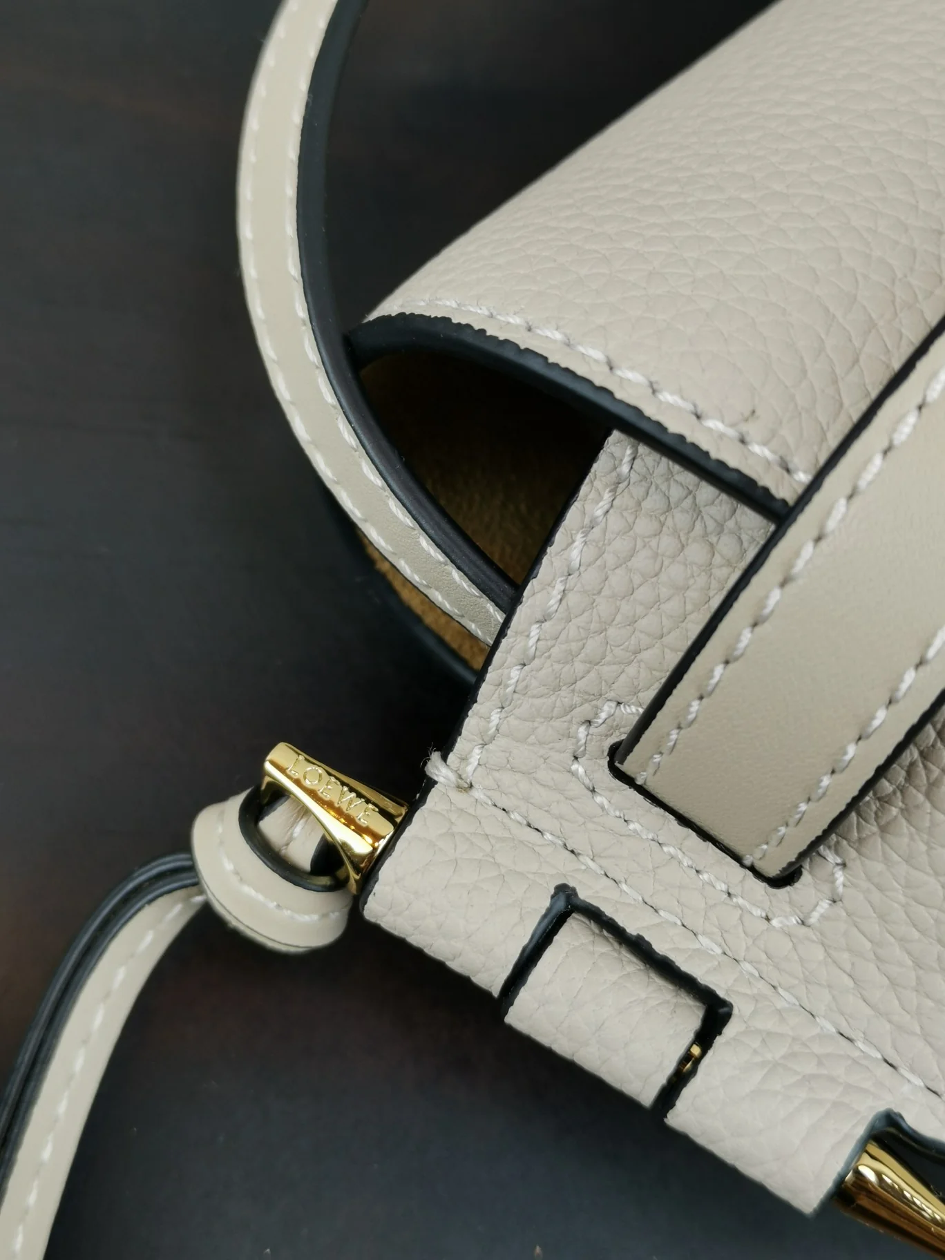 Loewe-gate-mini-21x12-5x9-5-cm-13