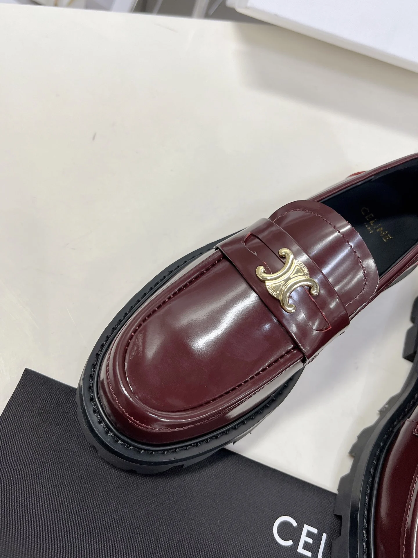 Celine - Новинка сезона осень/зима 2022 - Лоферы Arc de Triomphe