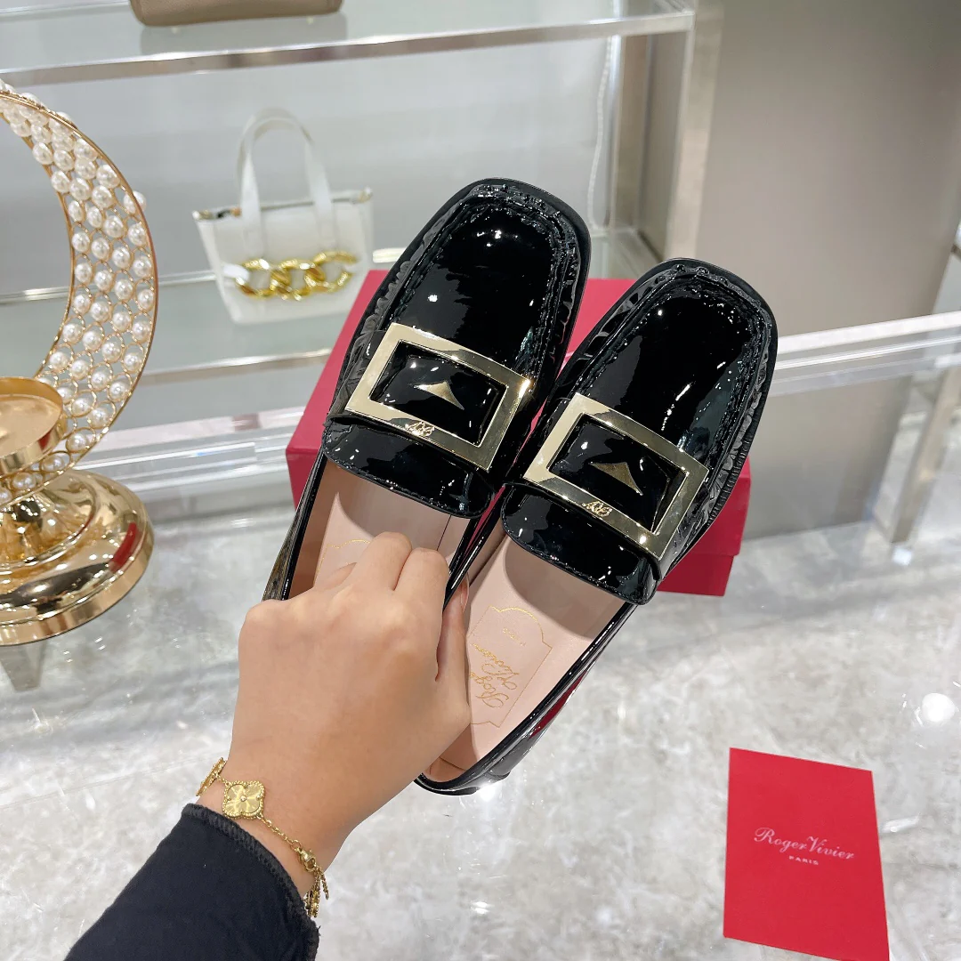 Лакированные лоферы с квадратной пряжкой — черные