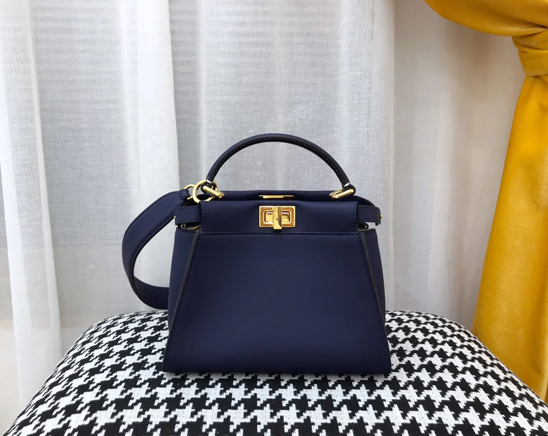 Миниатюрная кожаная сумка Fendi Peekaboo синего цвета - 1 шт.