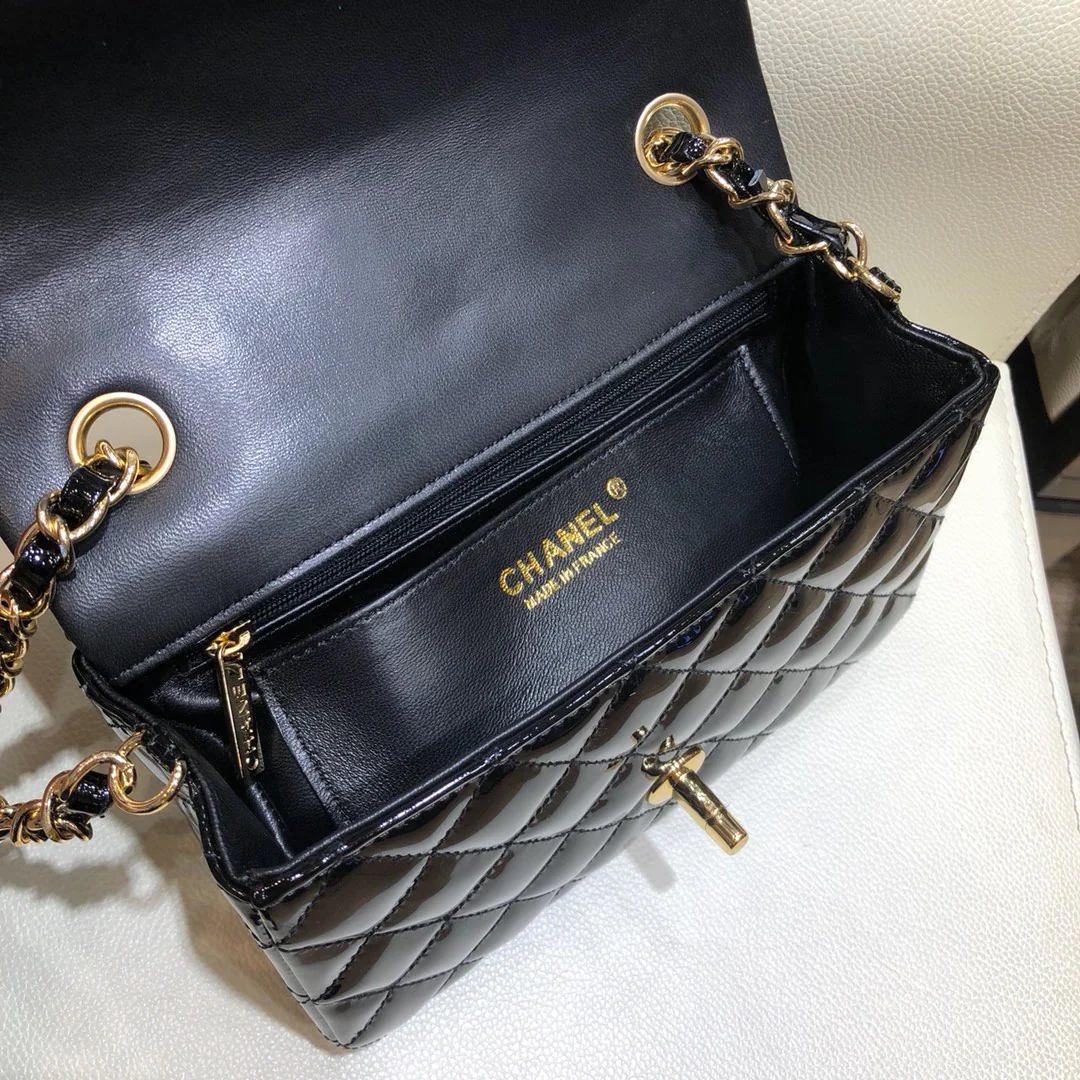 Сумка Chanel CF - лакированная кожа - золотая цепочка - 20 см