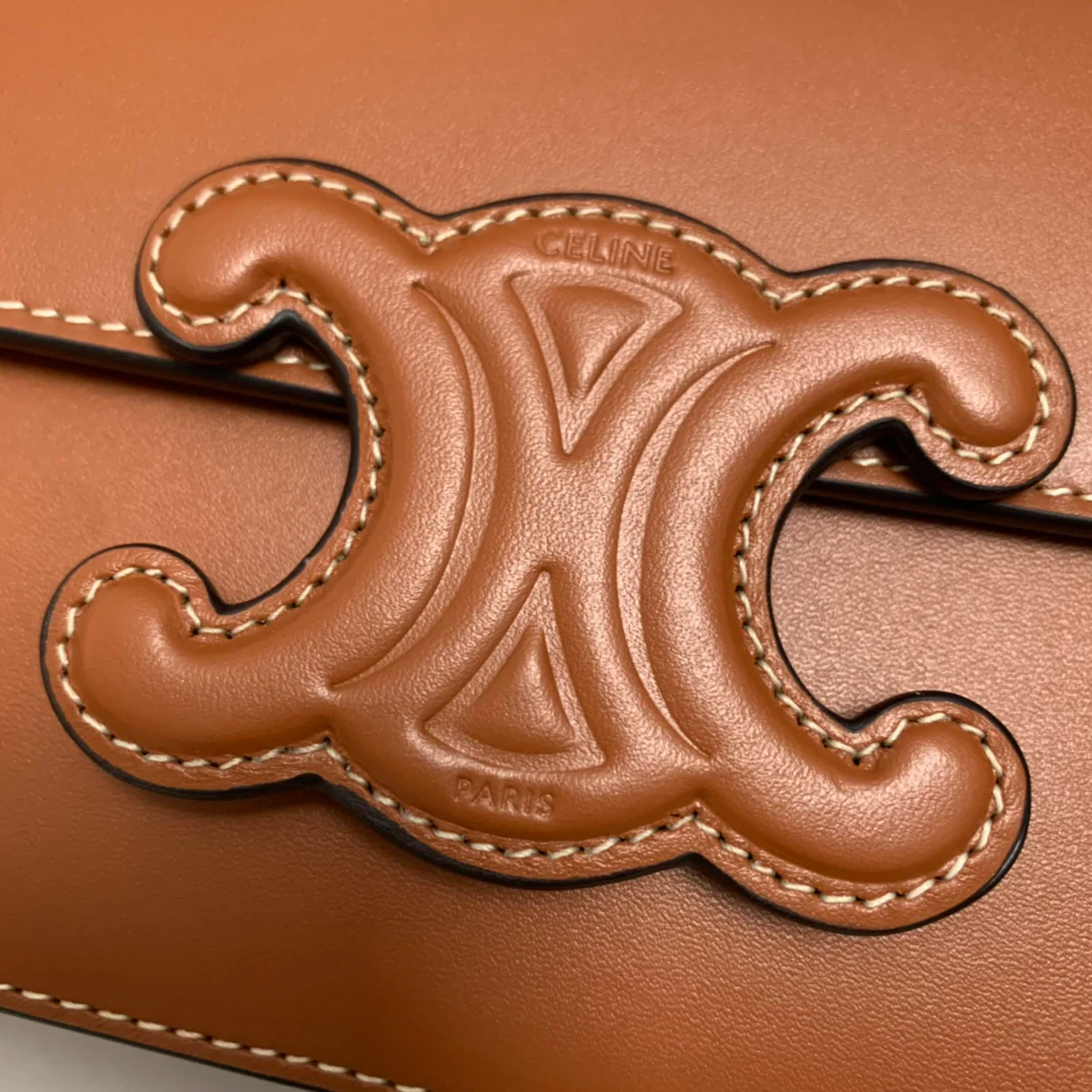 Celine - Новая благотворительная акция ?Триумфальная арка? 2022 года - для подростков