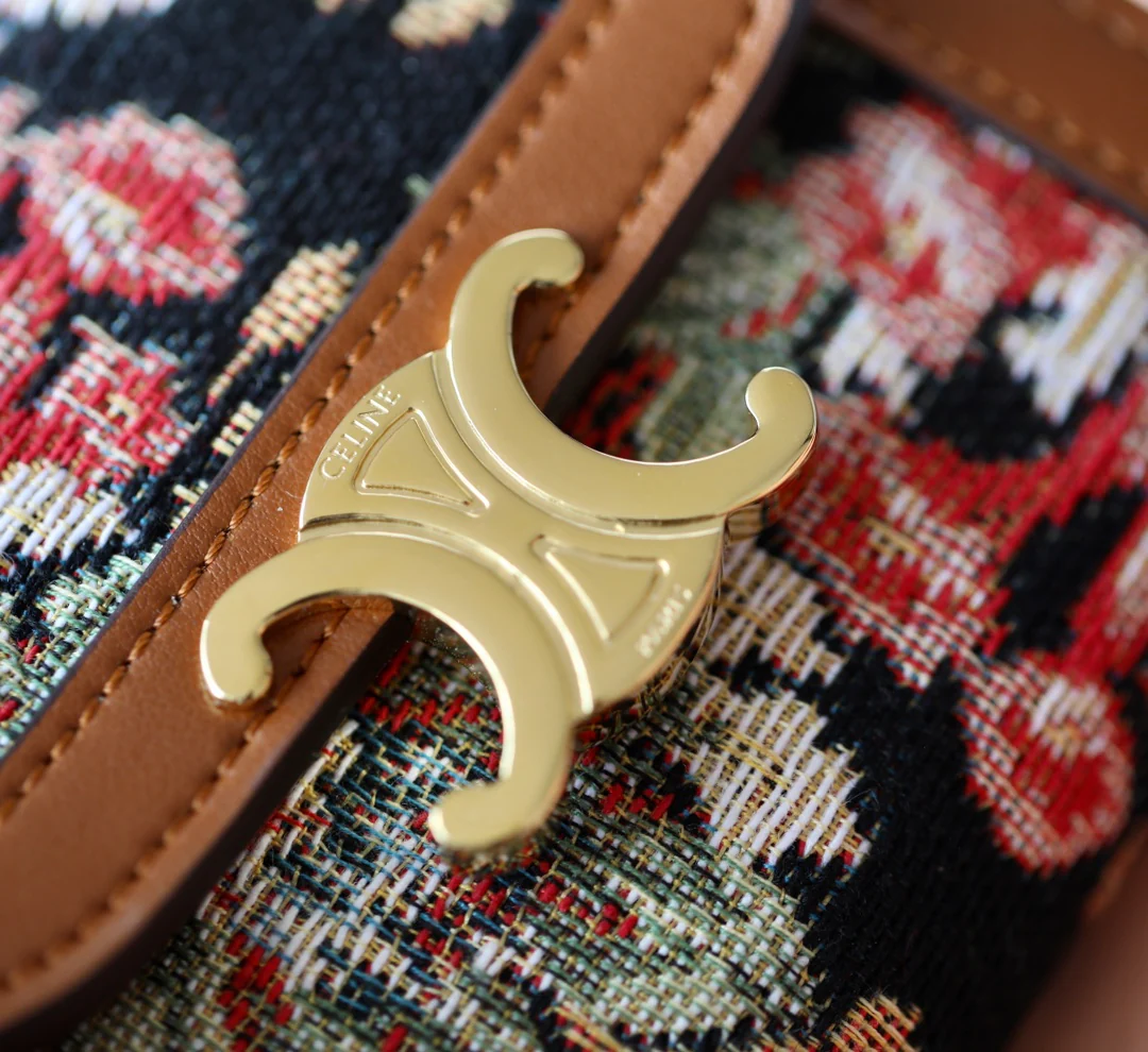 Celine 小号TRIOMPHE刺绣织物钱包-花卉