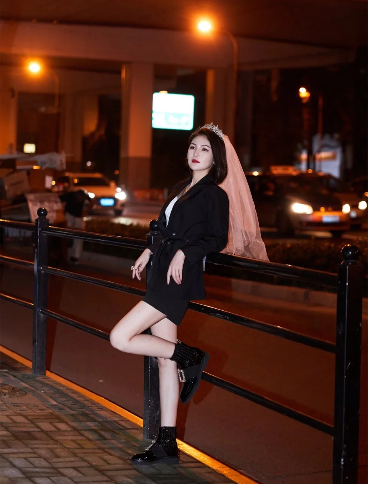 Ботильоны с квадратным носком и пряжкой - 2024 - Ботильоны с металлической пряжкой - Черные - 1